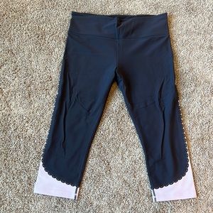 Athleta Scallop Elation Capris
